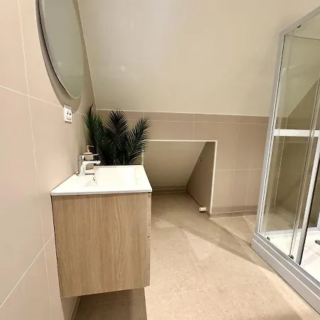 Cozy Penthouse Retreat With Amazing Views