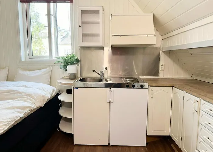 Cozy Penthouse Retreat With Amazing Views * 트롬쇠
